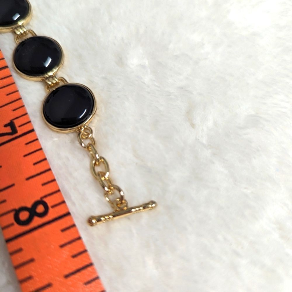 NWOT Black Acrylic Cabachon Goldtone Disc Bracelet - Picture 3 of 11